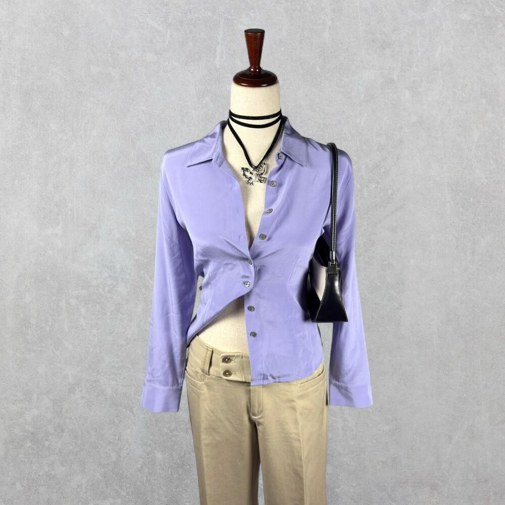 Vintage Petite Sophisticate Lavender 100 % Silk Long Sleeve Button Up